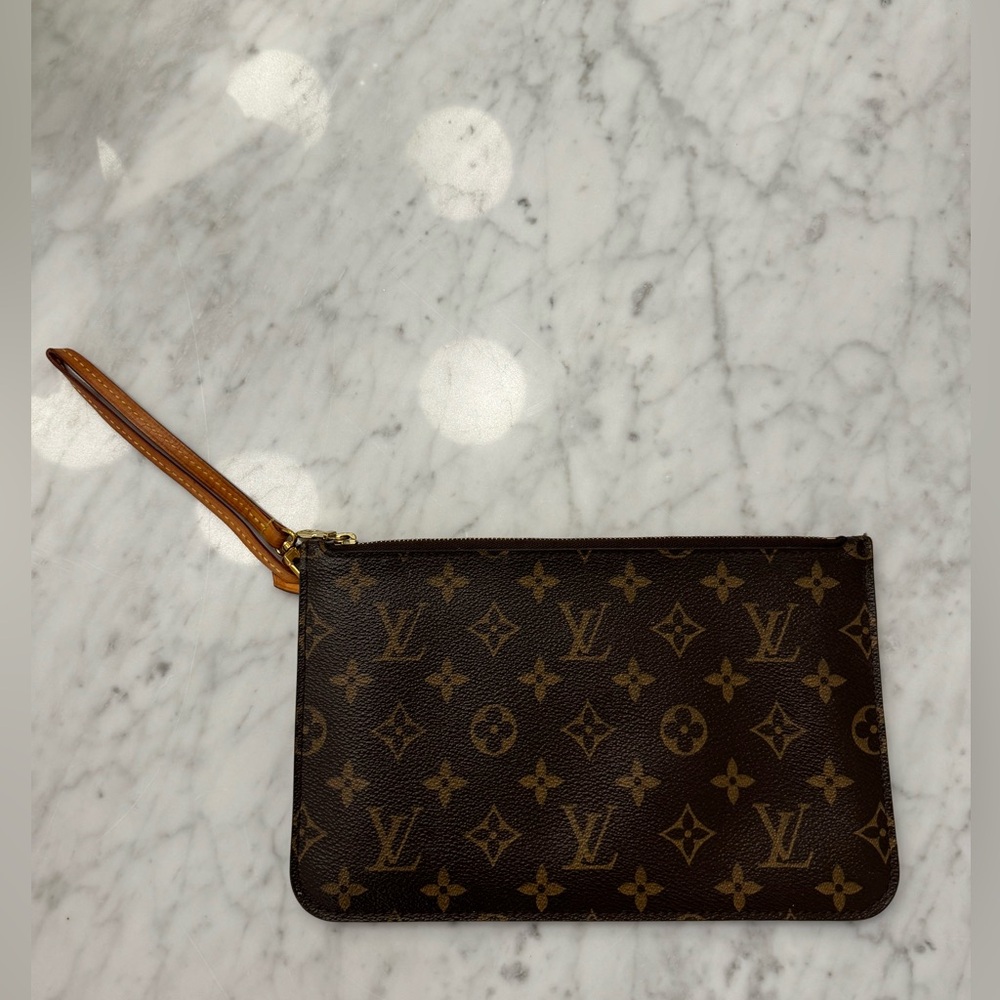 Louis Vuitton Monogram Neverfull Pouch
